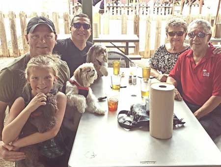 dog friendly san antonio restaurant, pet friendly restaurant in san antonio texas